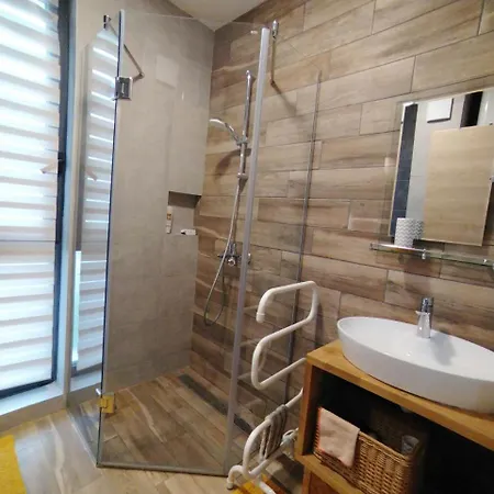 Sveti Konstantin I Helena Premium Studio